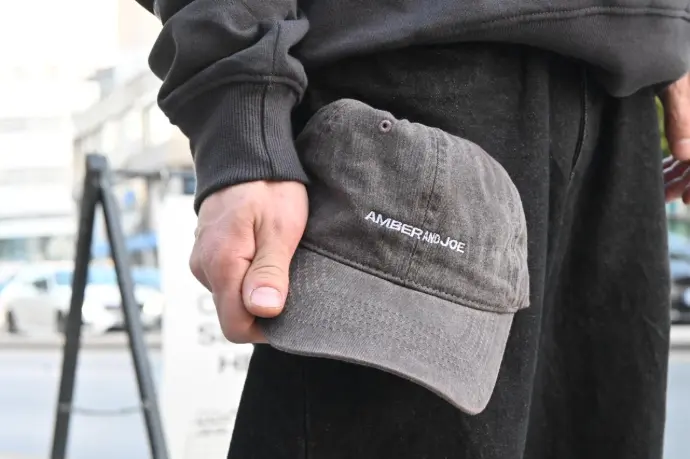 "AMBER AND JOE" CAP (Brown)